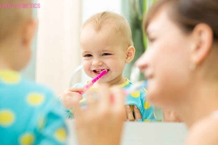 Cách phòng trắng mòn răng sữa cho trẻ
