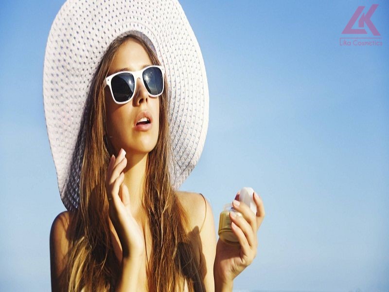  Đừng quên kem chống nắng khi tiếp xúc với tia UV
