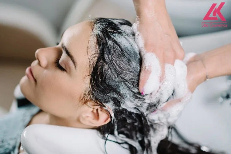 Gội đầu đúng cách để giúp mái tóc khỏe mạnh và giữ được nếp