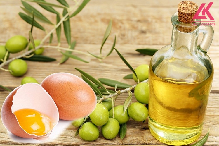 Kết hợp dầu oliu cùng trứng gà và mật ong để cải thiện tình trạng mái tóc